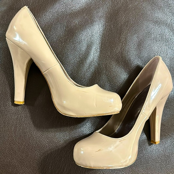 Size 7.5 neutral color heels - nude / bone color - Picture 4 of 8